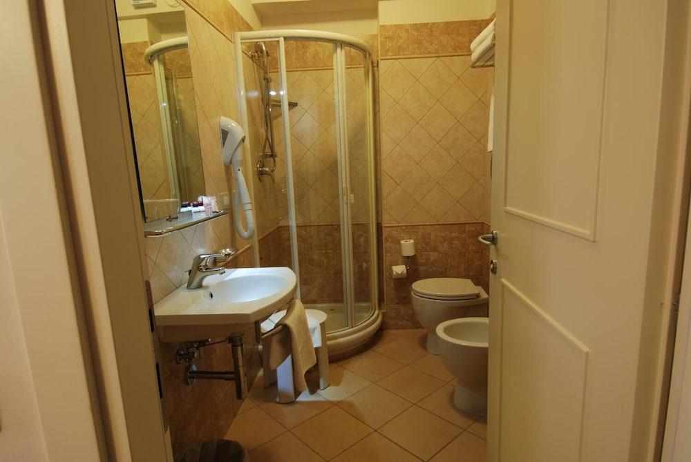 Hotel Vittorio Emanuele Sassari Exteriör bild