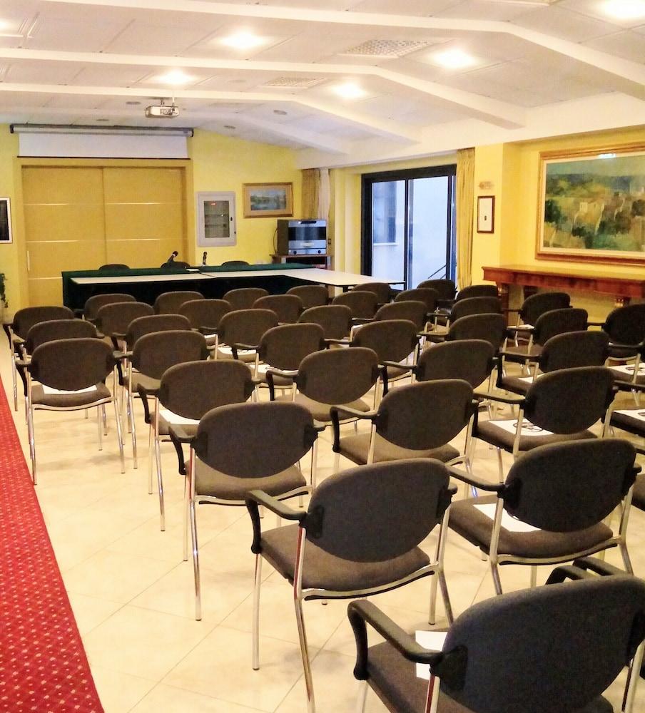 Hotel Vittorio Emanuele Sassari Exteriör bild